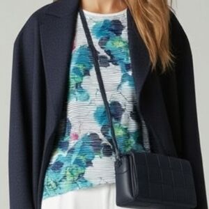 Mirror Image Blue and White Fitted Graphic Short Sleeve Top Size Small